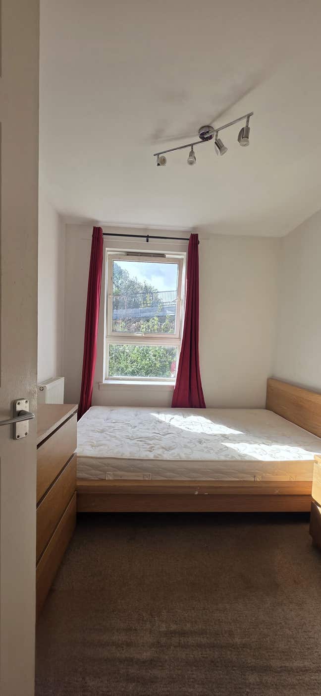 Room available in a fully furnished flat in Dalry Main Photo