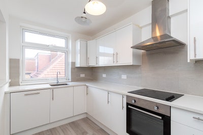 Large 2 Bed Flat Close to Finchley Central Station Main Photo
