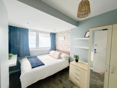 Double Room | EH4 | Bills Inc | Avail Now Main Photo