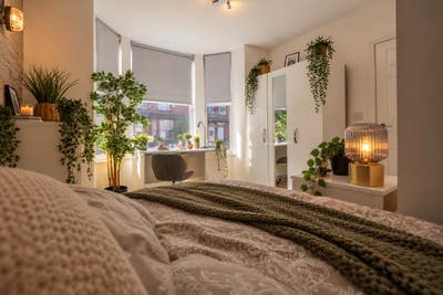 Professional Designer Room - Fallowfield Centre Main Photo