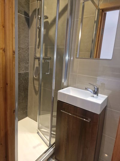 Compact Ensuite Studio Main Photo