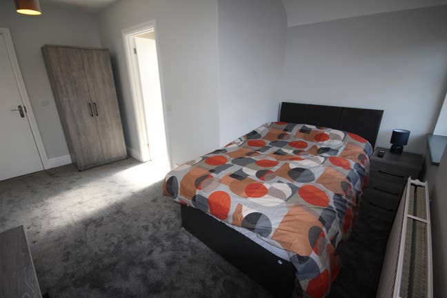 High Quality Room To Let  Main Photo