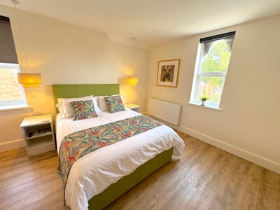 Eugene LUXURY Furnished Studio - Bills Included  Main Photo