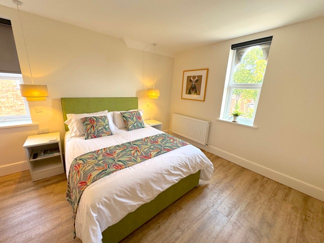 Eugene LUXURY Furnished Studio - Bills Included  Main Photo