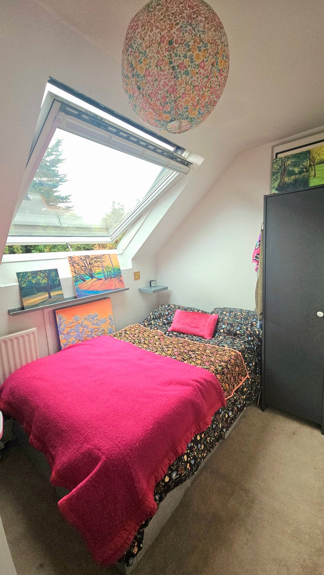 Cosy double bedroom Main Photo