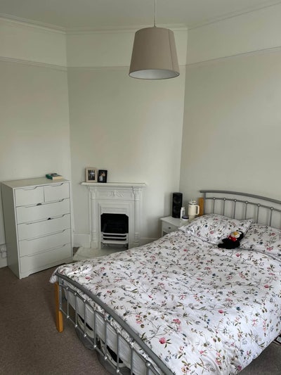 Large double room in 3-bed flat in Vauxhall 🏡 Main Photo