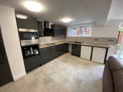 1 Bed Apt To Let Main Photo