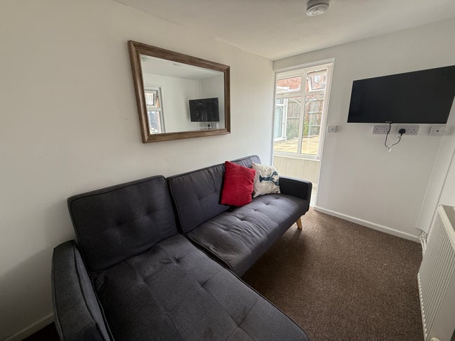 Large Double Room (HDR) Main Photo