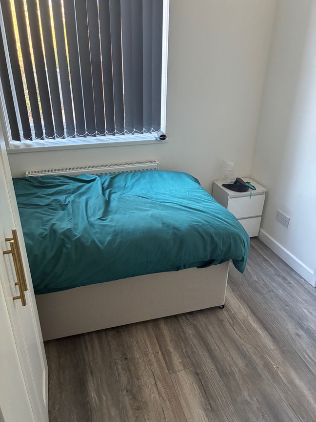 Premium En-Suite Rooms Available B23 Main Photo
