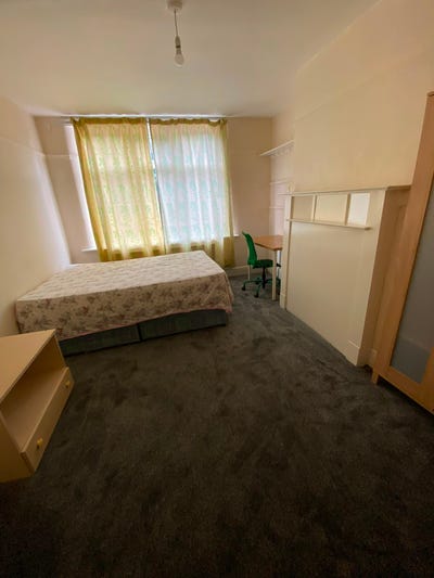 Double Room Available! All bills included!  Main Photo
