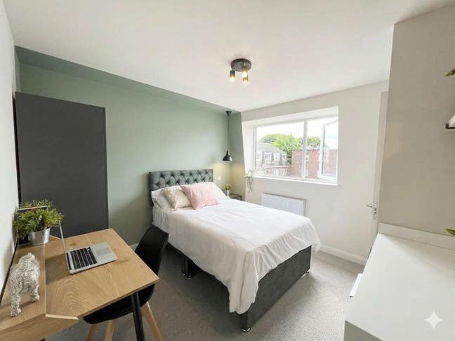 ✨ Two Stunning En-Suites W/Dry Kitchen-Near Tube✨  Main Photo