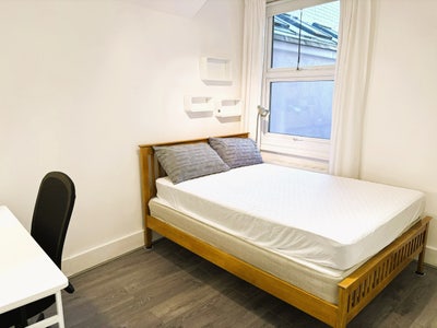 Nice Room Available in Childs Hill Main Photo