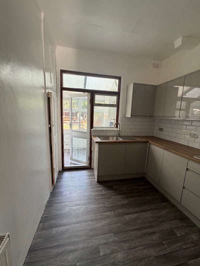 Brand New 5 Bed Hmo, Barking, IG11  Main Photo