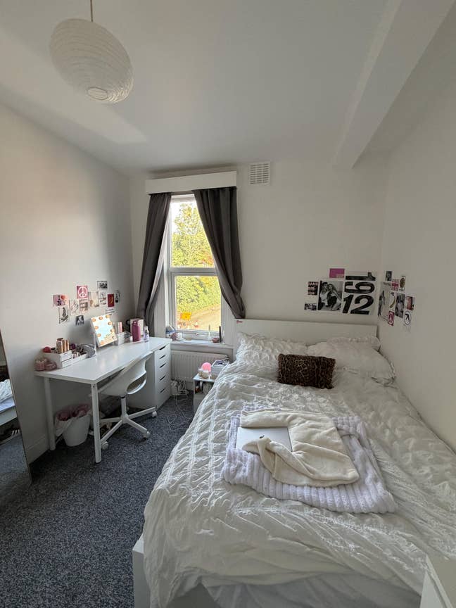 Double Room in Student House - Tenancy Takeover  Main Photo