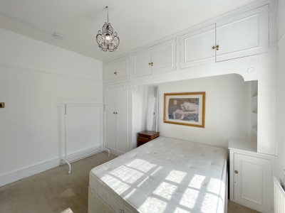 Top Marylebone Location - Double Bedroom Main Photo