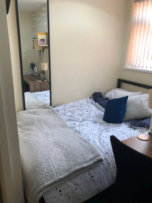  Ensuite Room, bills included (Inc council tax)  Main Photo