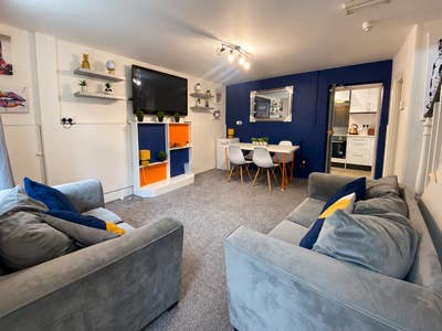 Large Double Rooms in Stylish Spacious House  Main Photo