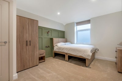 Last En-Suite Room Available Now! Near Hospital Main Photo