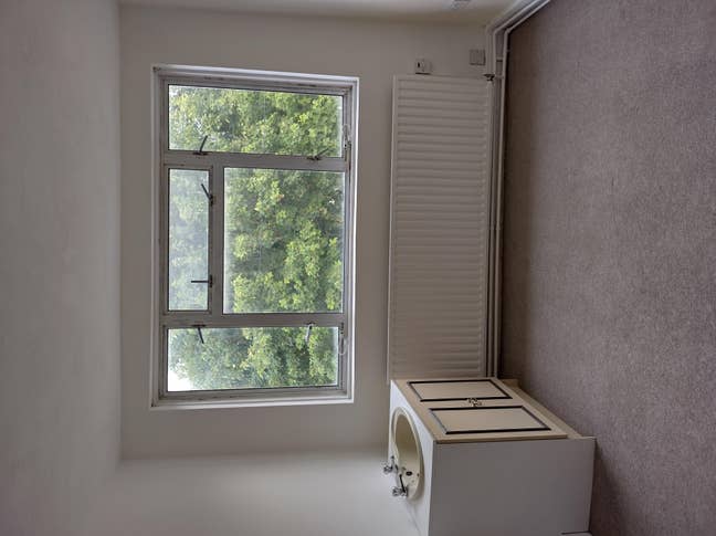One bed flat, Chatham Station & town Centre Main Photo