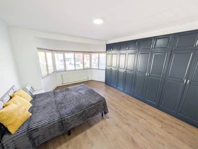 Spacious Double Room - Close to Hendon Central Main Photo