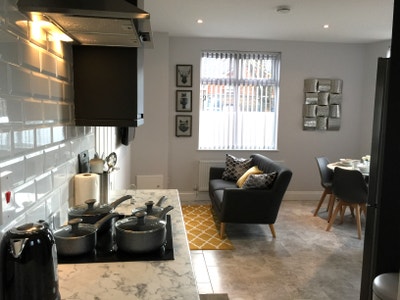 **New En-Suite/Large Double Room** Main Photo