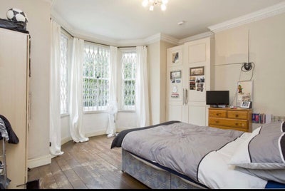 🪴Gorgeous garden flat🪴 HUGE room+🚾 Main Photo