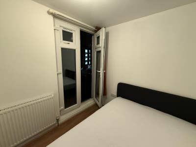 Lovely En-Suite Room Available Near Limehouse  Main Photo