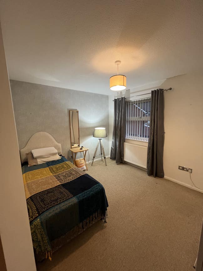 Comfortable Room Near Whiston Hospital &pound;600 pcm Main Photo