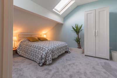Lovely room in fully refurbished house share Main Photo