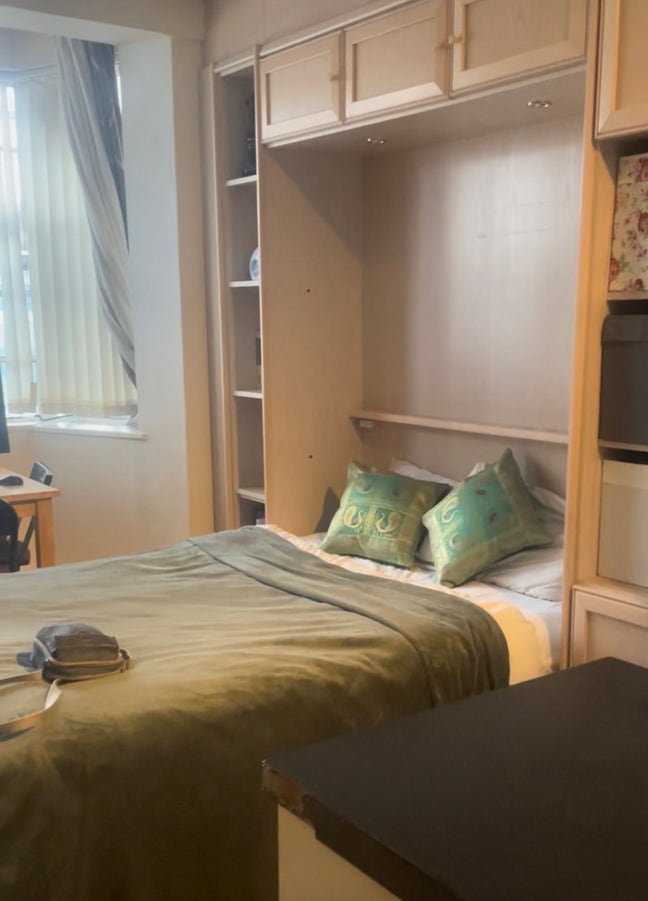 Bloomsbury newly renovated studio apartment Main Photo
