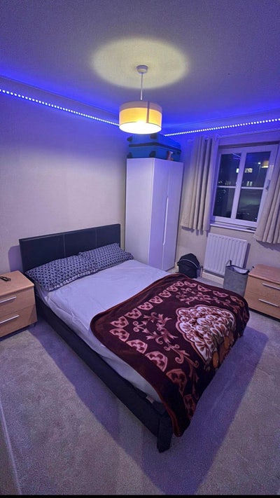 Double room to rent in a shared house Main Photo