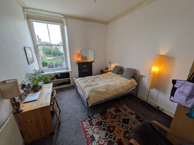 Large Double Room in Bruntsfield Main Photo