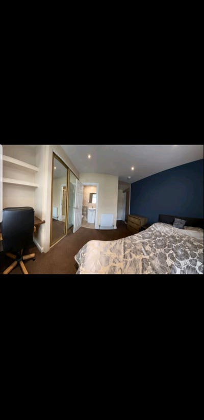 Ensuite Room available, close to the town centre Main Photo