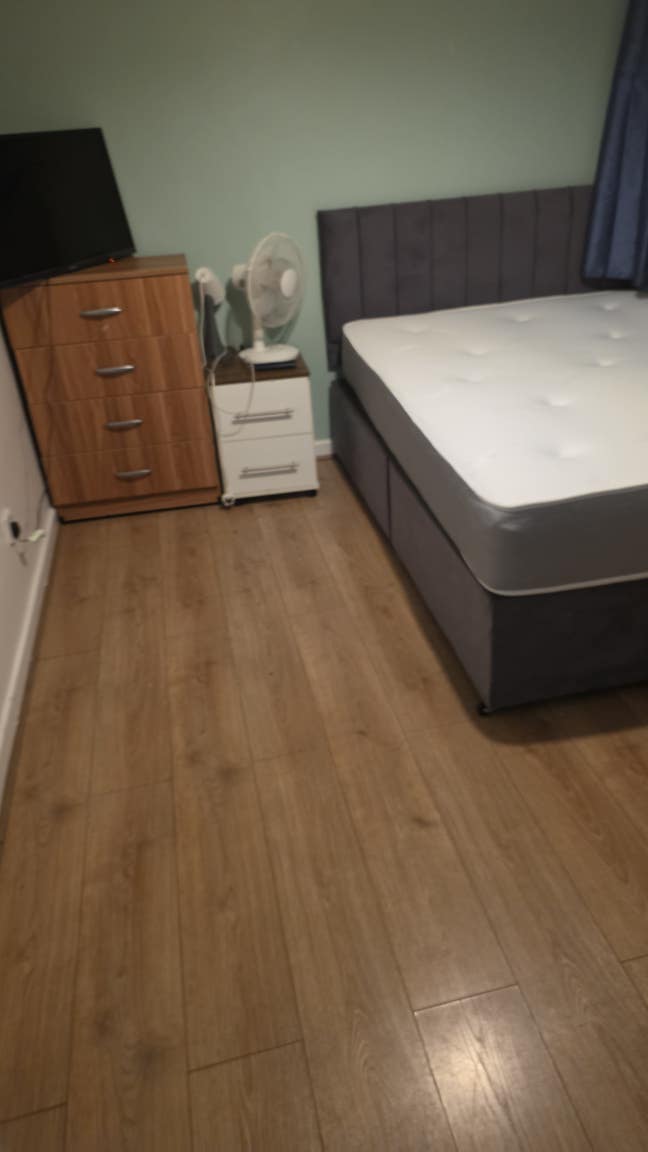 6 beautiful rooms to let in Plumstead Main Photo