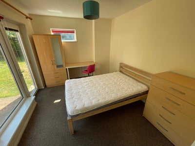 Student Room Near CCCU, UCA, and City Centre Main Photo