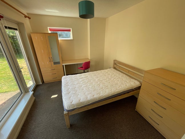 Student Room Near CCCU, UCA, and City Centre Main Photo