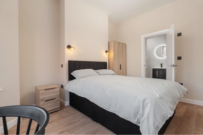 BRAND NEW 2 person room available  Main Photo