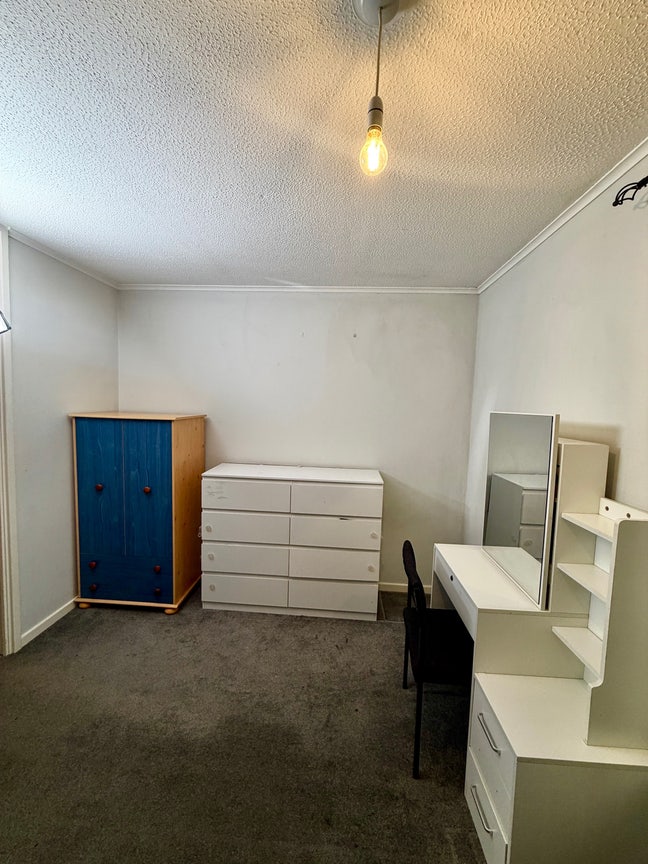 Flatmate needed urgently.  Main Photo