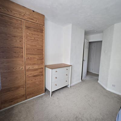 Furnished Double Bedroom in 3 Bed House  Main Photo