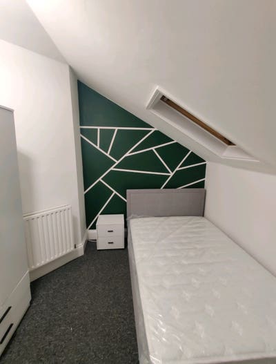 🔥Stunning Room Available- Professionals preferred Main Photo