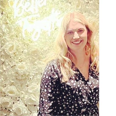 Professional Female seeks a double room Main Photo