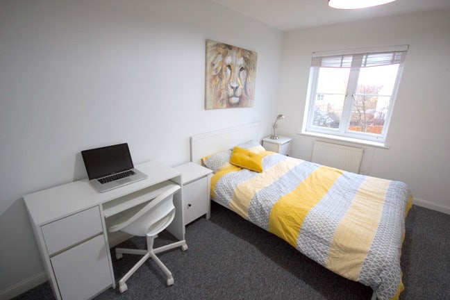 🏠 Modern ensuite room nr Severalls, A12, Hospital Main Photo