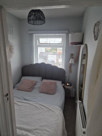 Single room to rent in quiet 3 bed home Main Photo