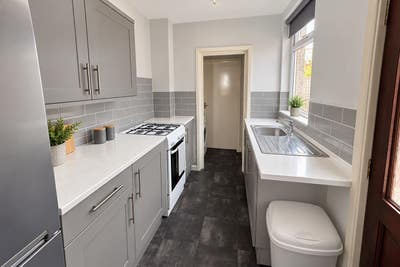 *** Students - 2 Bed Student House*** Main Photo