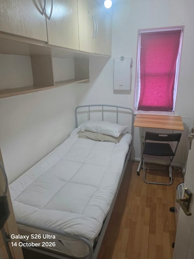 Warm home, kind neighbourhood and affordable  Main Photo