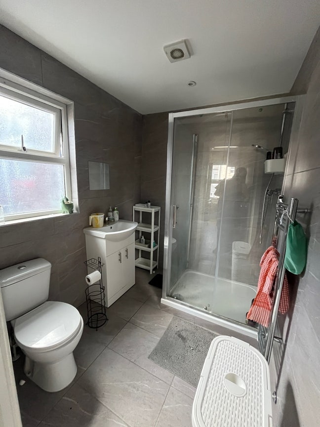 2 Rooms to Let in Rice Lane- &pound;440 p/m incl. bills Main Photo