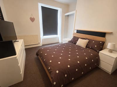 2 Rooms Available Just off of North Hill Main Photo