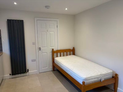 A self-contained studio in a terraced house  Main Photo