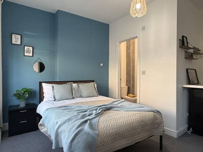 ⭐Stylish dbl en suite room near GEH⭐ Main Photo