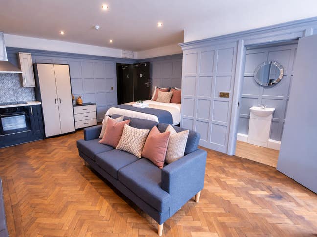 ⋆✴︎˚｡⋆Comfy modern flat in Selby ⋆✴︎˚｡⋆ Main Photo
